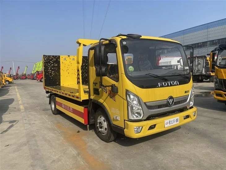 Flatbed Wrecker